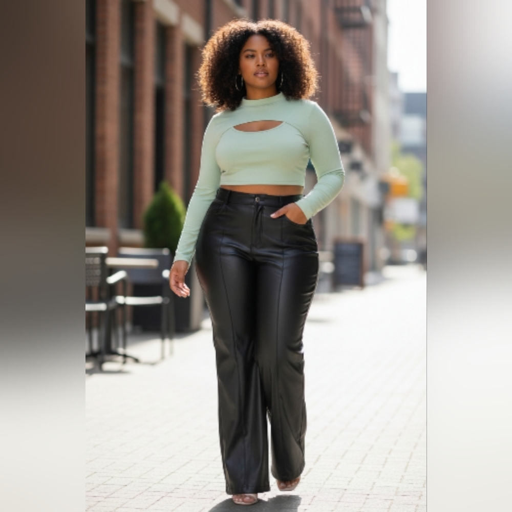 Pretty Little Thing Plus Black Faux Leather Seam Detail Wide Leg Trouser US 24